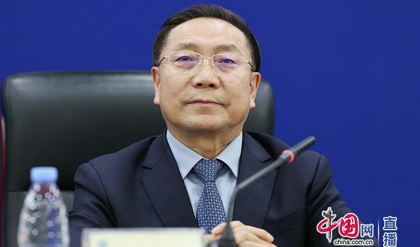 [娄中医转载]亢泽峰谈眼健康：中医适宜技术可有效防控儿童青少年近视